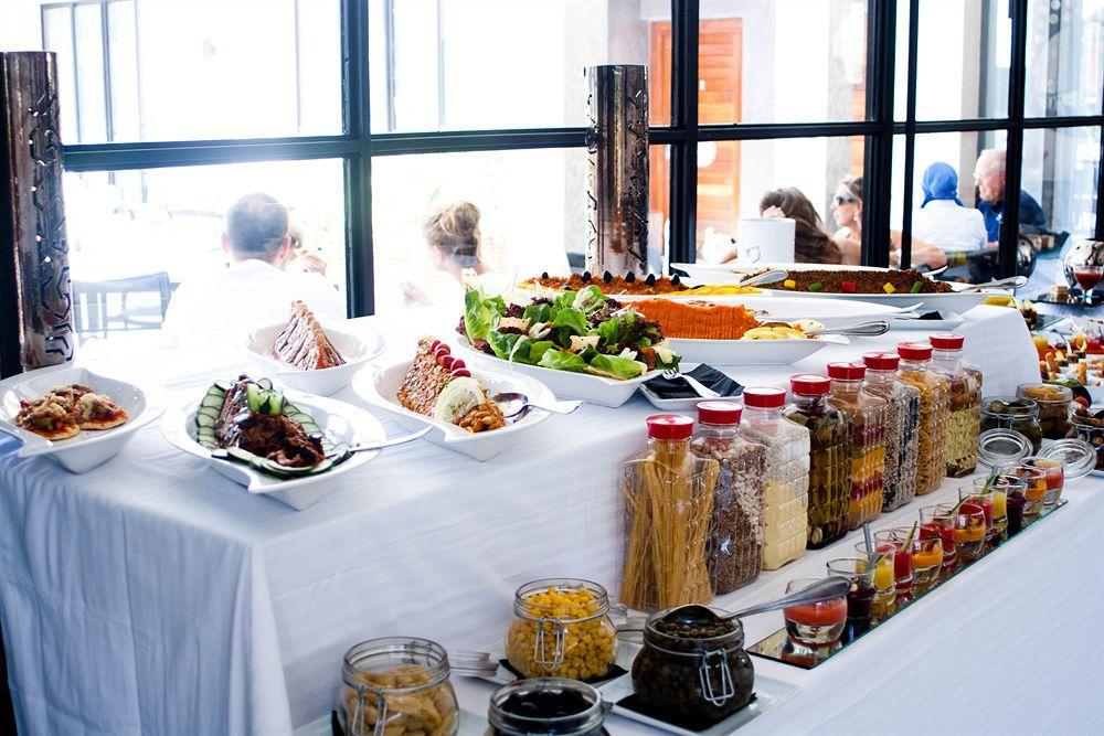세사르 리조트 앤 스파 마라케시 외부 사진 A buffet