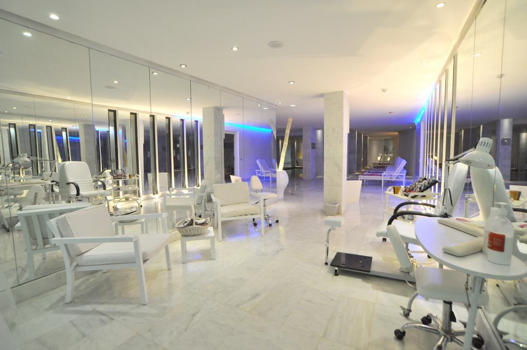 세사르 리조트 앤 스파 마라케시 외부 사진 The interior of the clinic