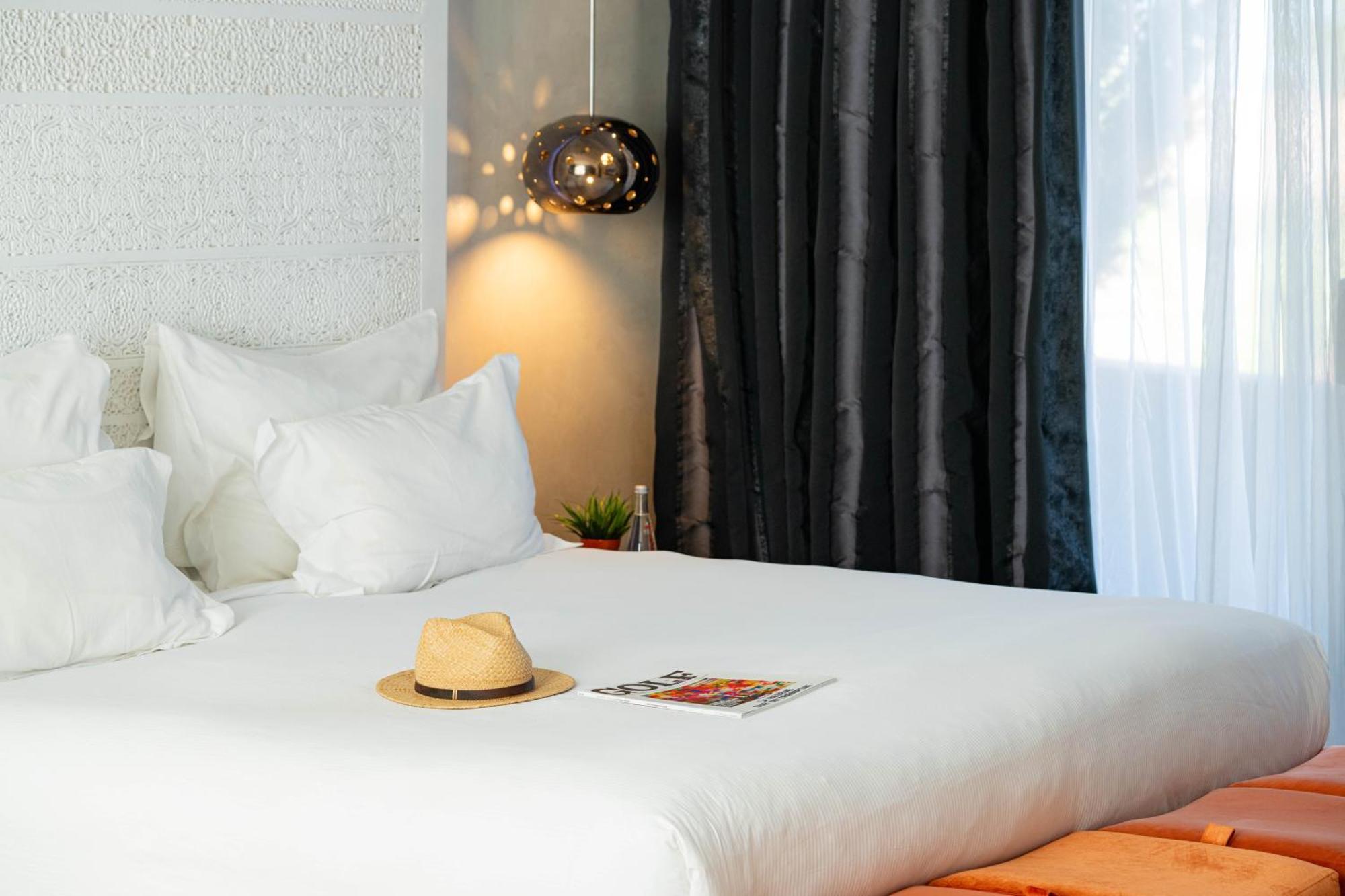 세사르 리조트 앤 스파 마라케시 외부 사진 A room at the hotel